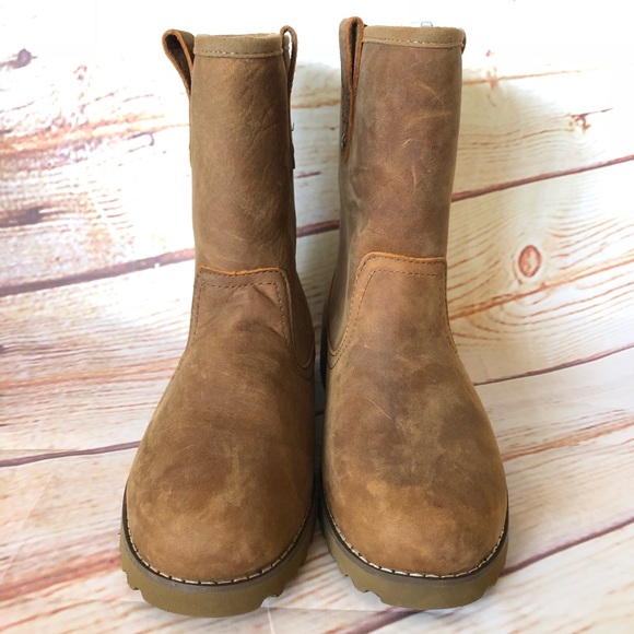 UGG Redwood Chestnut Leather Sheepskin Wtrprf Boot - Picture 2 of 6